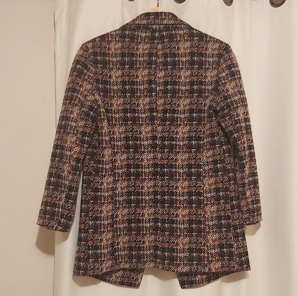 Le chateau Jacket - Picture 2 of 3